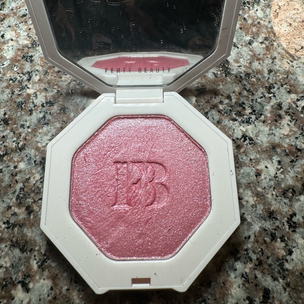 *USED* Fenty Beauty Killawatt Freestyle Highlighter - Wattabrat